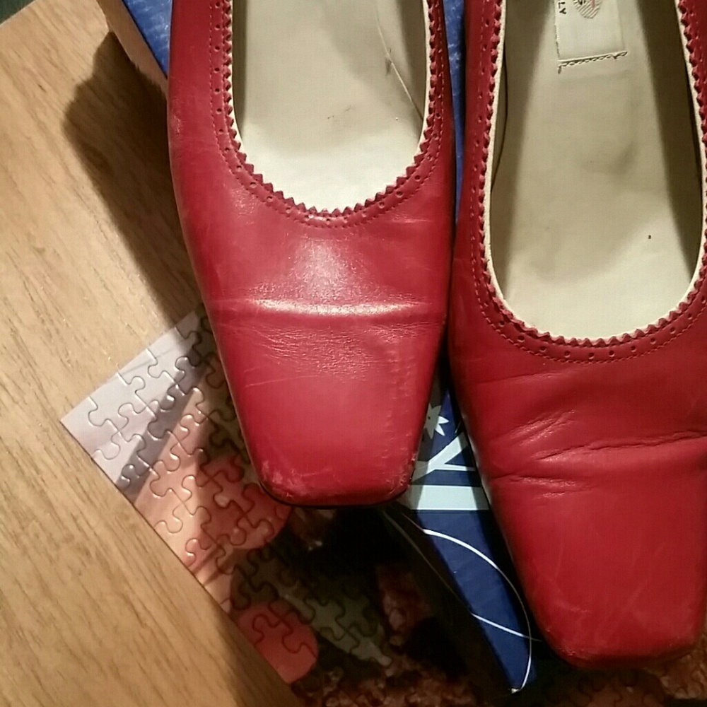 Red heels - Picture 3 of 4